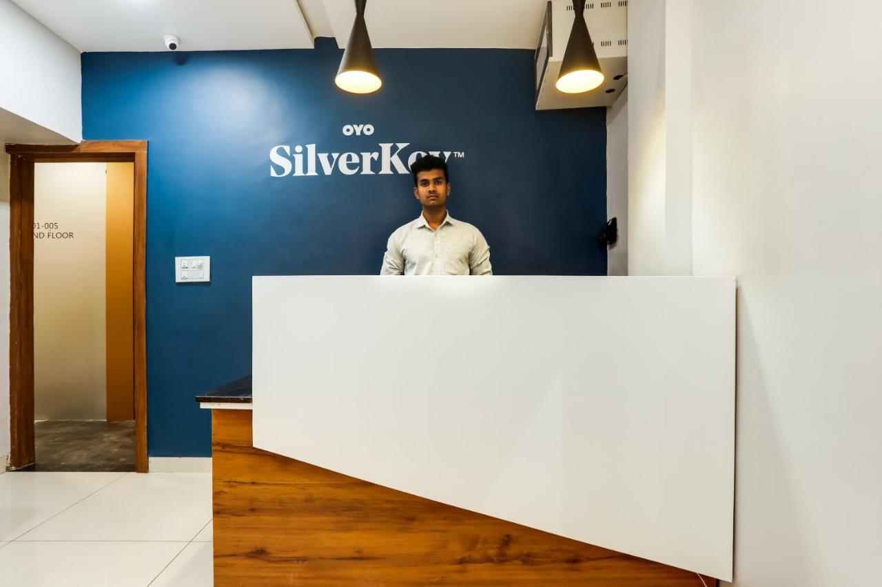 Vaccinated Staff - Silverkey Executive 60501 Babul Nagar Hotel 3*